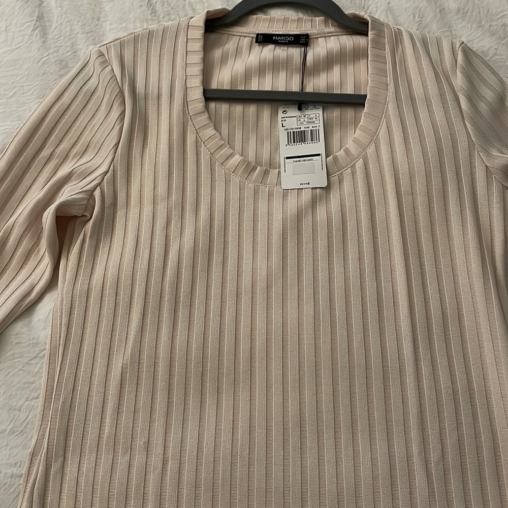 Basic Top - Picture 3 of 3